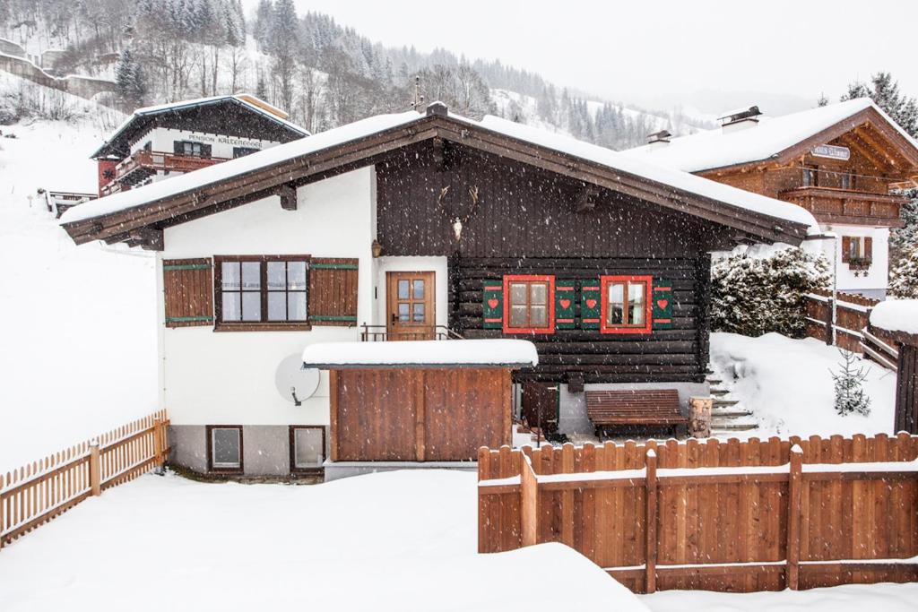 Chalet Appartement Alpenherz Saalbach-Hinterglemm Szoba fotó